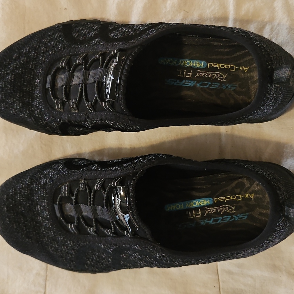 Skechers Women's Black Knit Slip-On Sneakers 7 - Picture 5 of 7